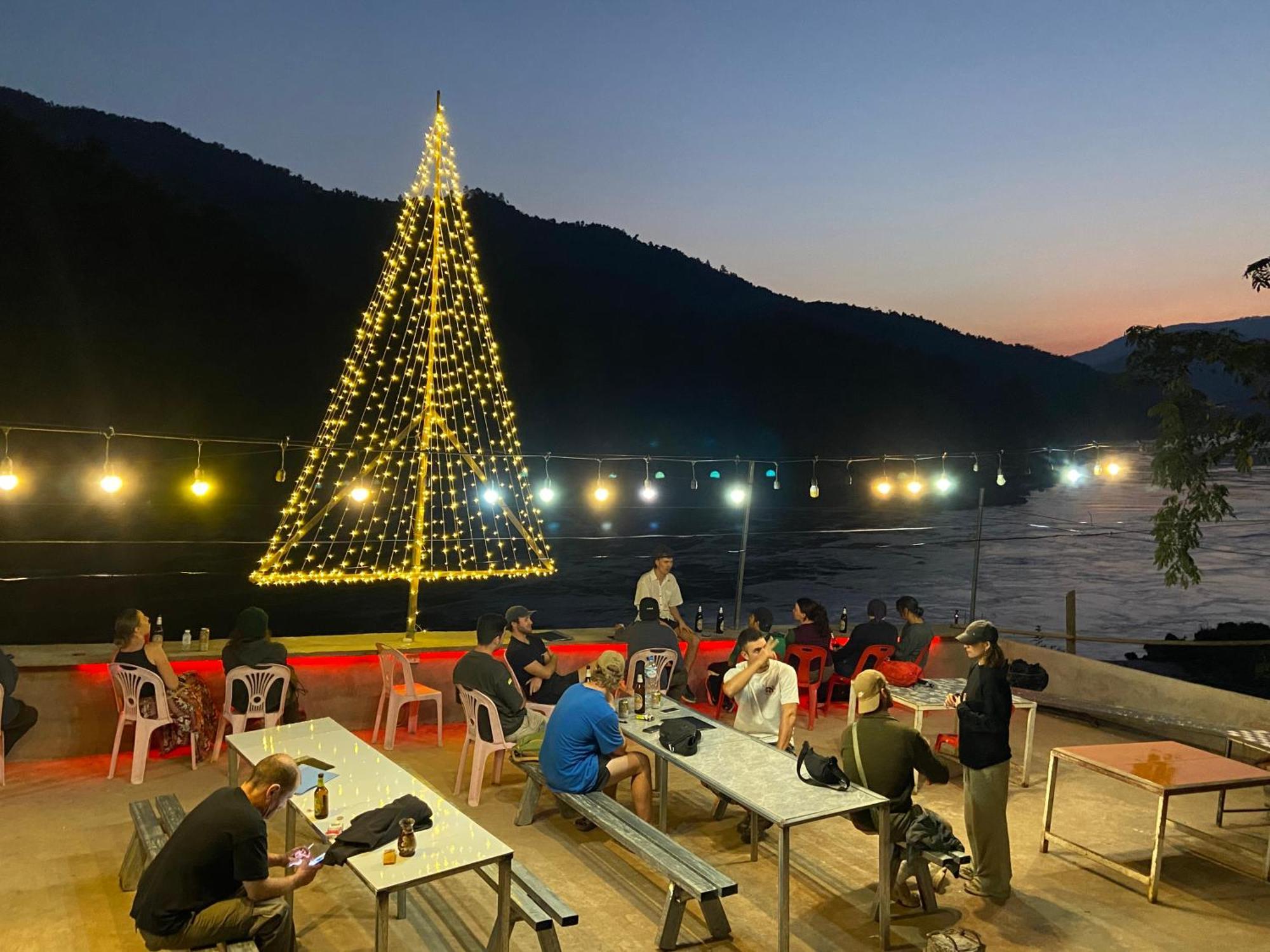 Mekong Backpackers Pakbeng Daire Dış mekan fotoğraf